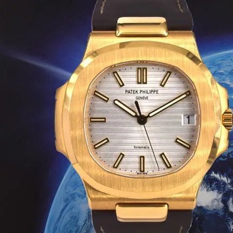 Patek Philippe Nautilus 5711J-001 40mm Yellow gold Silver