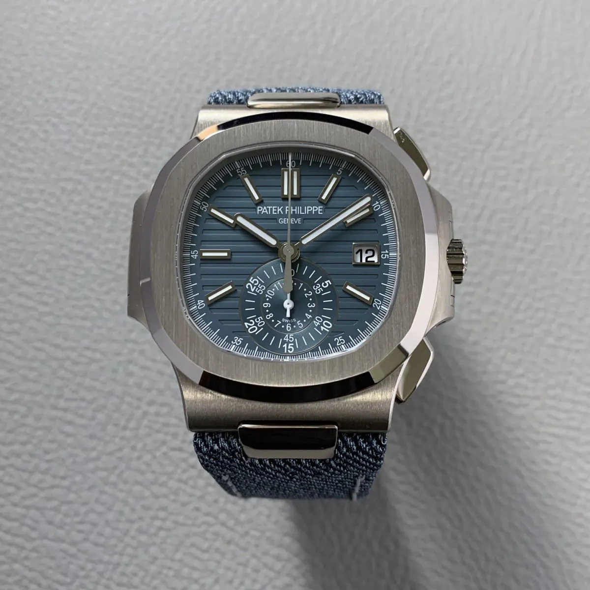 Patek Philippe Nautilus 5980/60G-001 40.5mm White gold Opaline