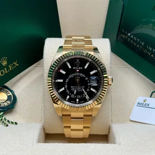 Rolex Sky-Dweller 326938-0004 Yellow gold Black