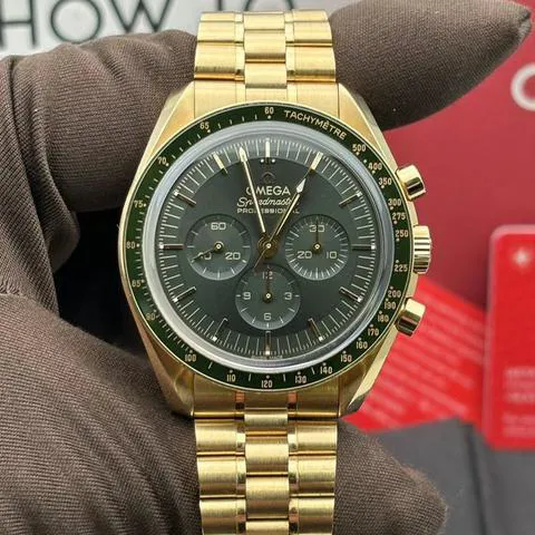 Omega Speedmaster Professional Moonwatch 310.60.42.50.10.001 42mm Yellow gold Green