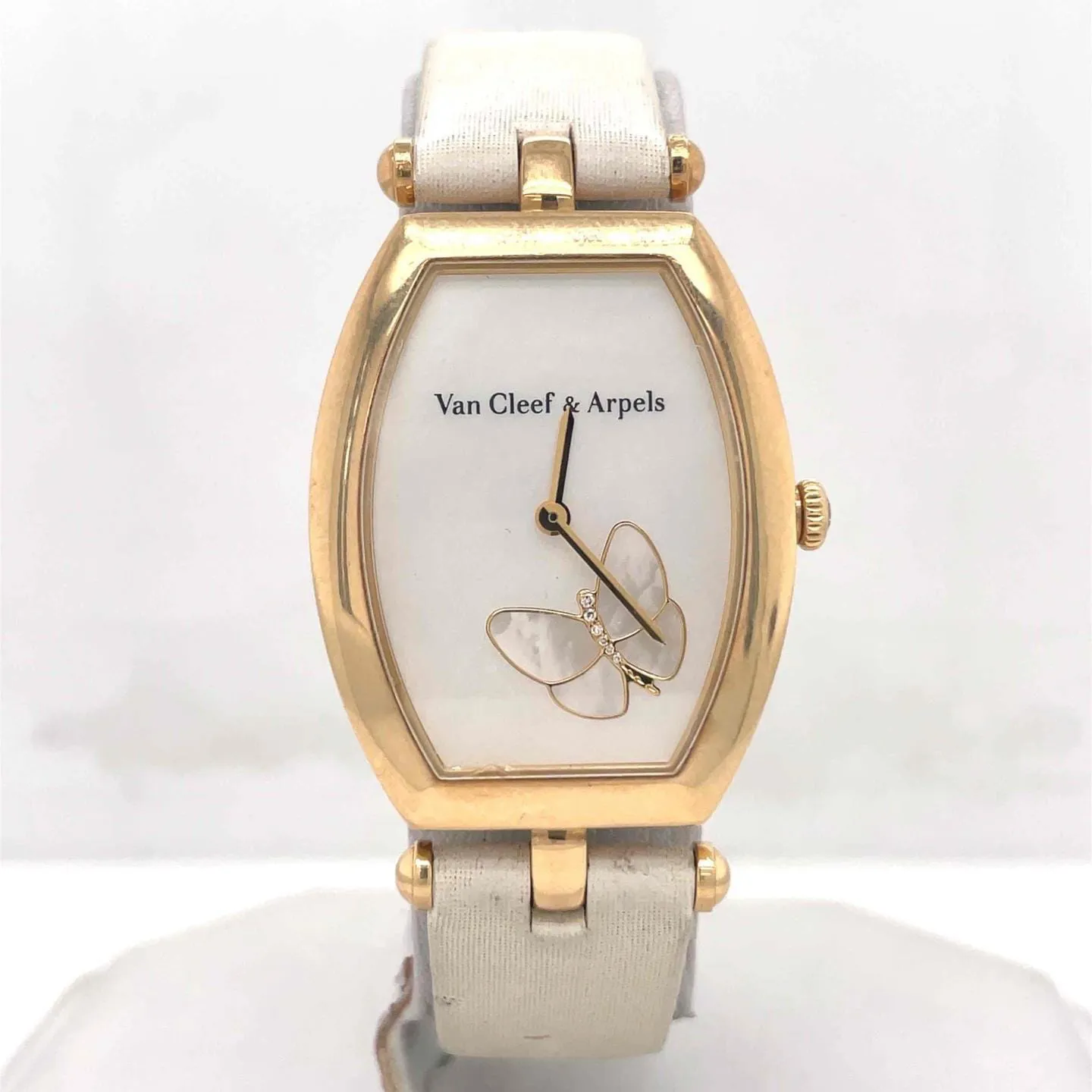 Van Cleef & Arpels Lady Butterfly Quartz Yellow Gold HH13180 26mm Yellow gold Mother-of-pearl