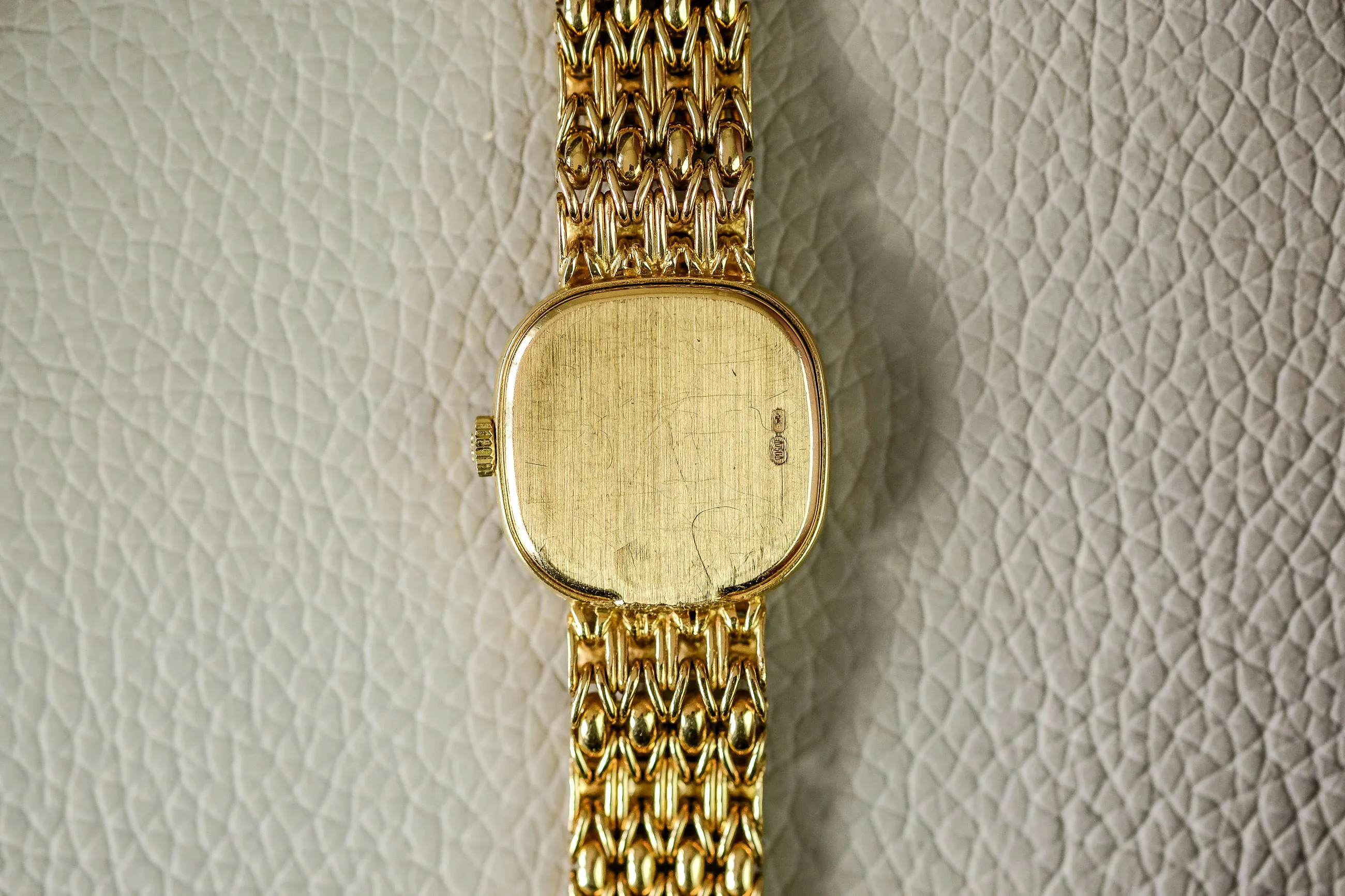 Patek Philippe 4712/1 20mm Yellow gold and Diamond Mother of pearl with diamond 22