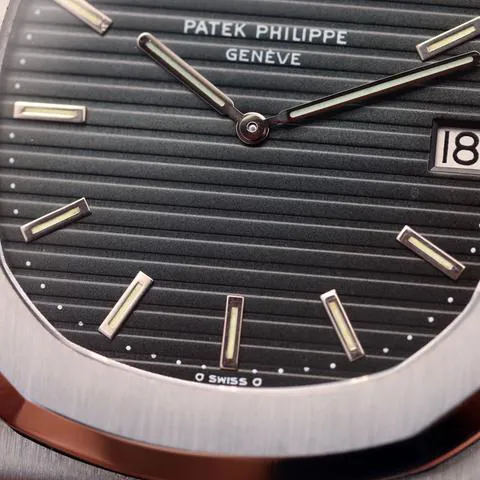 Patek Philippe Nautilus 3700/1A 40mm Stainless steel Blue 1