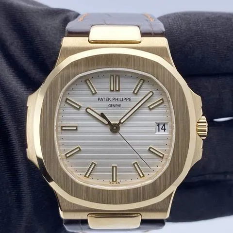 Patek Philippe Nautilus 5711J-001 43mm Yellow gold Silver 1