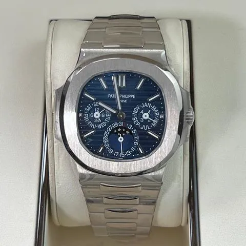 Patek Philippe Nautilus 5740/1G-001 40mm White gold Blue