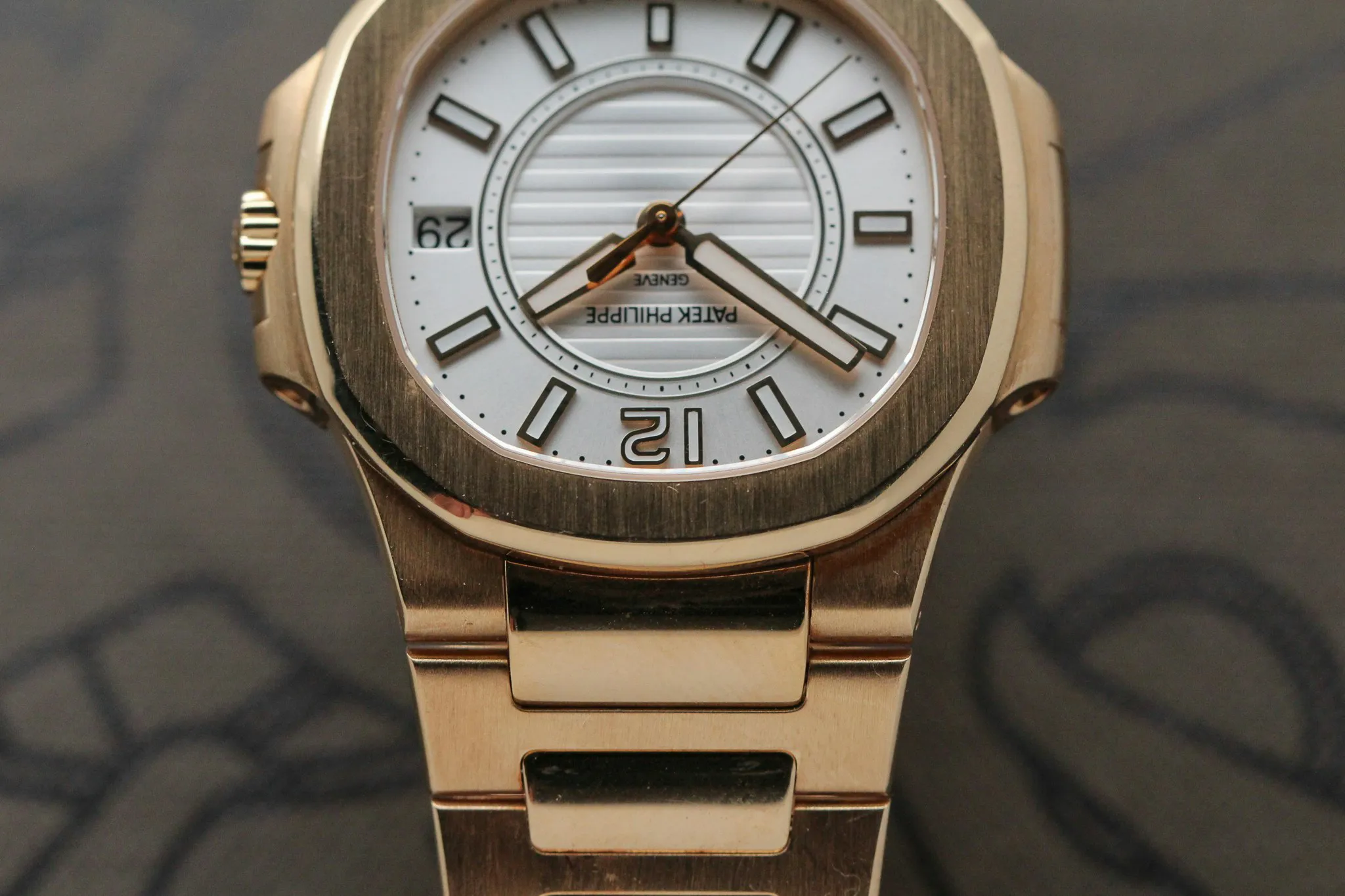 Patek Philippe Nautilus 7011/1R-001 32mm Rose gold White 2