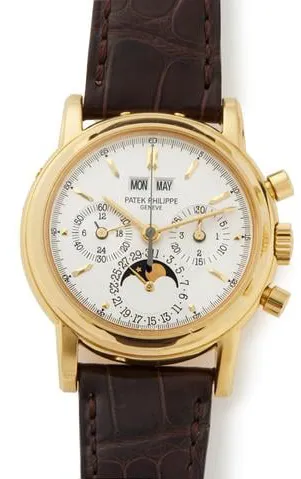 Patek Philippe Perpetual Calendar Chronograph 3970E 36mm Yellow gold Silver