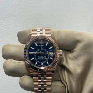 Rolex Sky-Dweller 336935-0001 Rose gold Blue