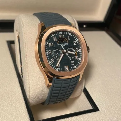 Patek Philippe Aquanaut 5261R-001 40mm Rose gold Blue 1