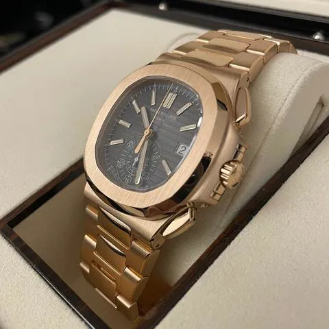 Patek Philippe Nautilus 5980/1R-001 40.5mm Rose gold Black 2