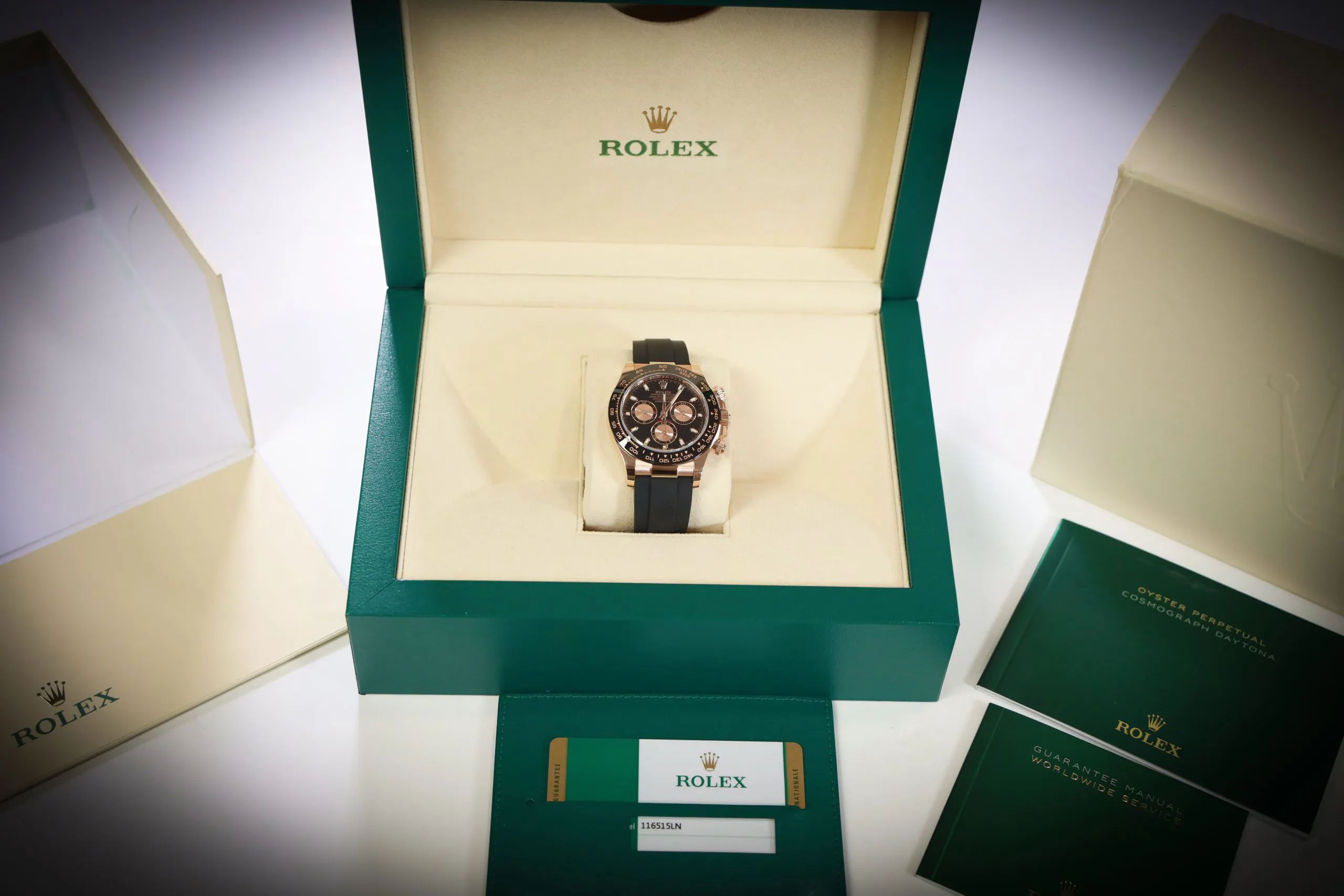 Rolex Daytona 116515ln 40mm Rose gold •