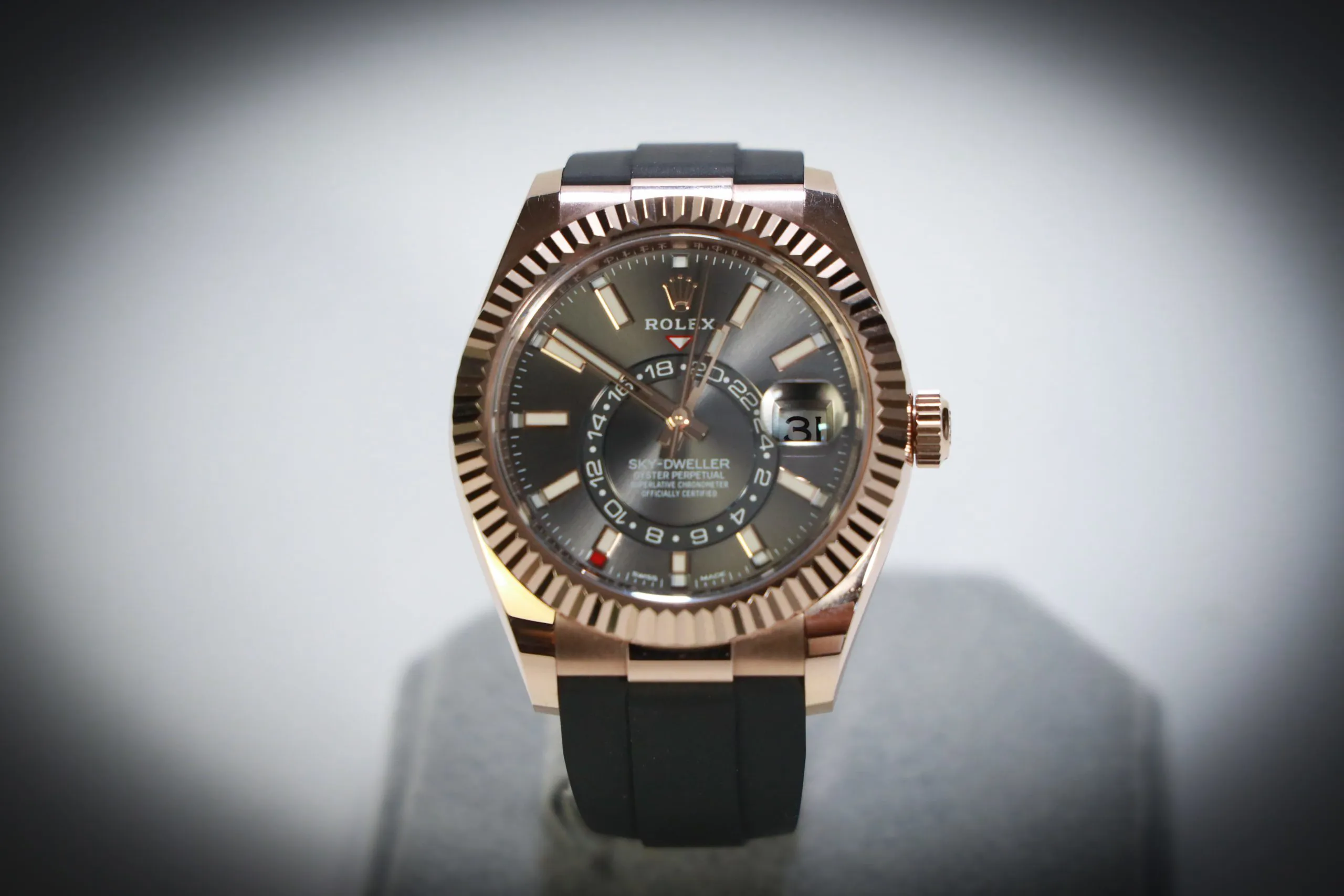 Rolex Sky-Dweller 326235 42mm Rose gold Dark grey 9