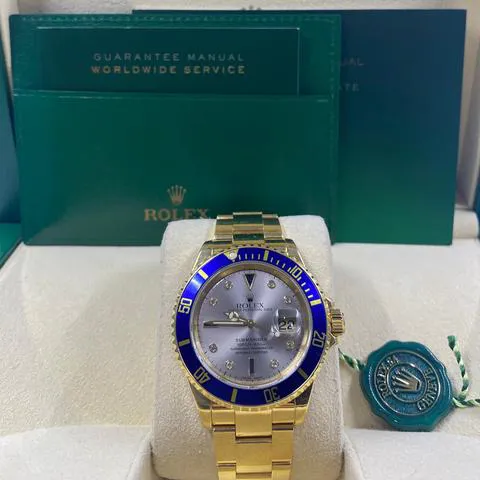 Rolex Submariner Date 16618 40mm Yellow gold Silver 1