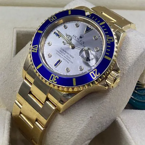 Rolex Submariner Date 16618 40mm Yellow gold Silver 3