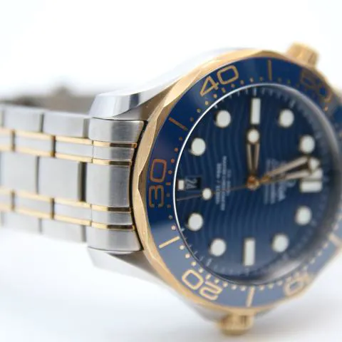 Omega Seamaster Diver 300M 210.20.42.20.03.001 42mm Yellow gold and Stainless steel Blue 4