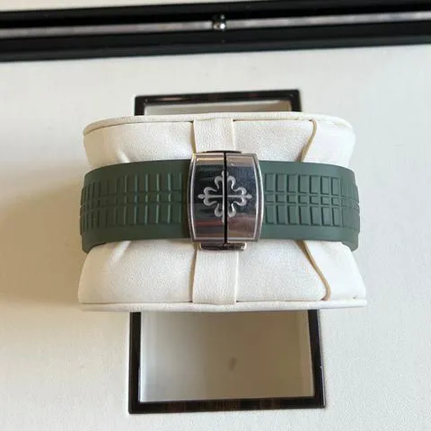 Patek Philippe Aquanaut 5168G-010 42mm White gold Green 5