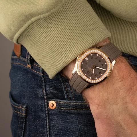 Patek Philippe Aquanaut 5268/200R-010 39mm Rose gold Brown 2