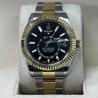 Rolex Sky-Dweller 326933-0002 Yellow gold Black