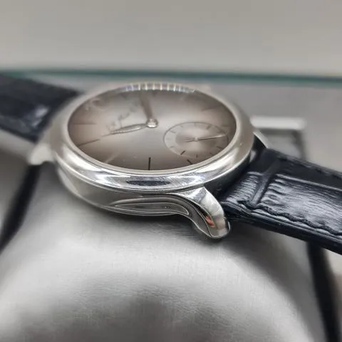 H. Moser & Cie. Endeavour 321.503 Palladium Gray 2