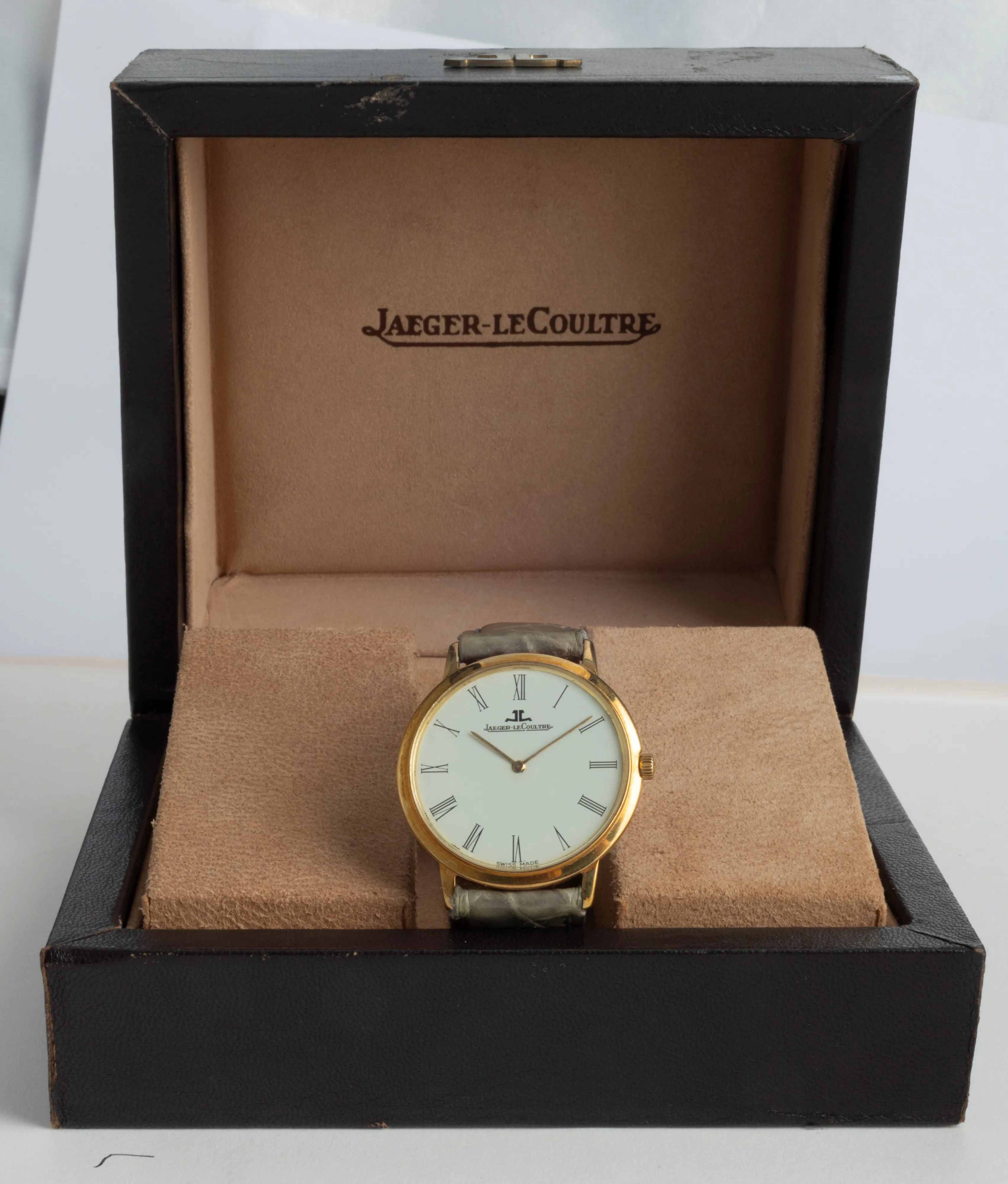 Jaeger-LeCoultre Extra-Flat 141.118 33mm Yellow gold Silver 2