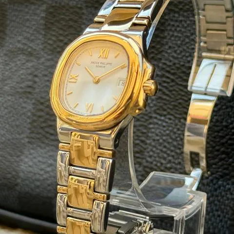 Patek Philippe Nautilus 4700/51 27mm Yellow gold and Stainless steel White 5