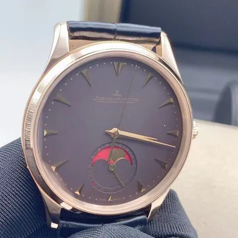 Jaeger-LeCoultre Master Ultra Thin Moon 39mm Rose gold Champagne