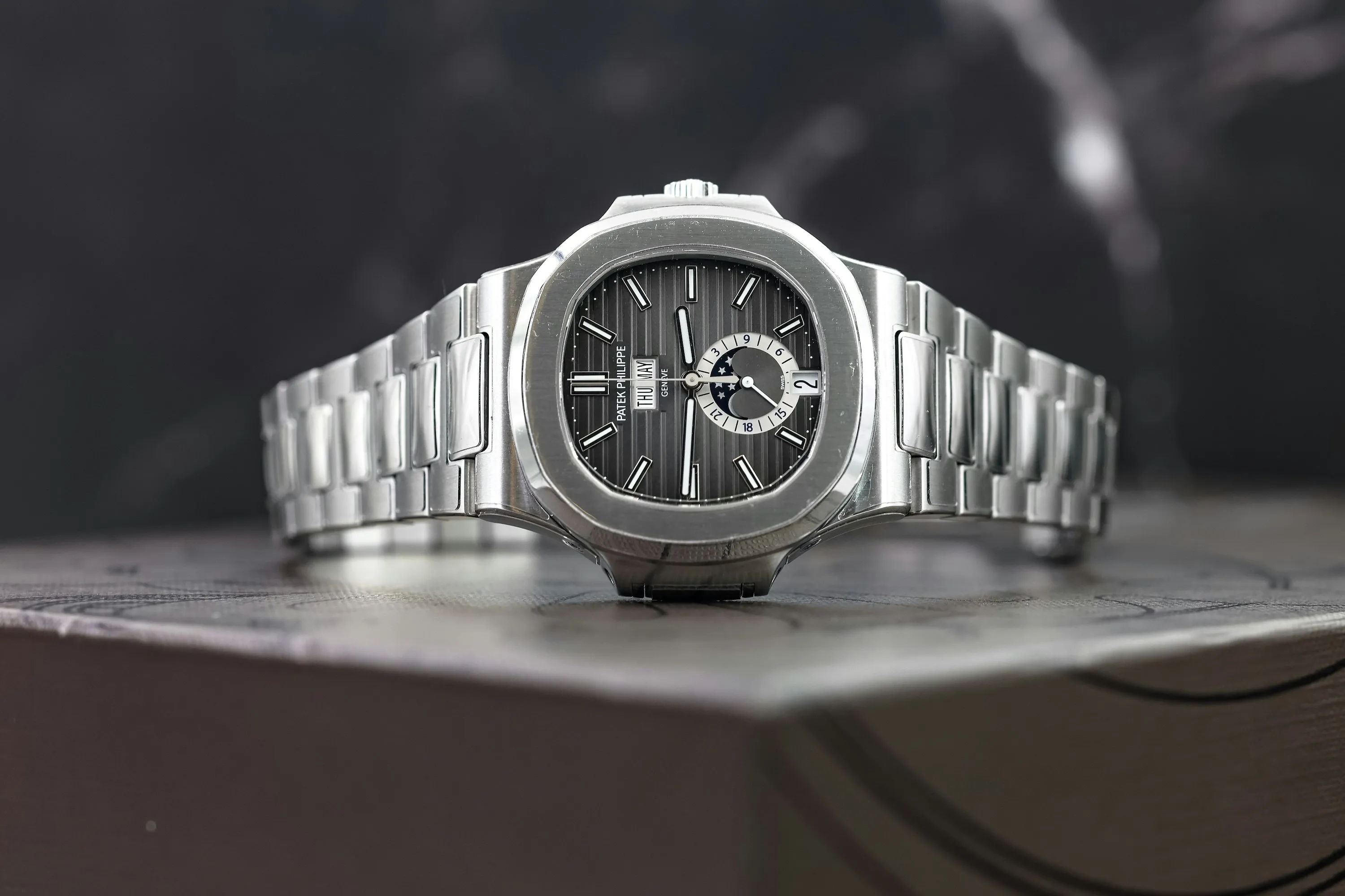 Patek Philippe Nautilus 5726/1A 40.5mm Stainless steel Grey 23