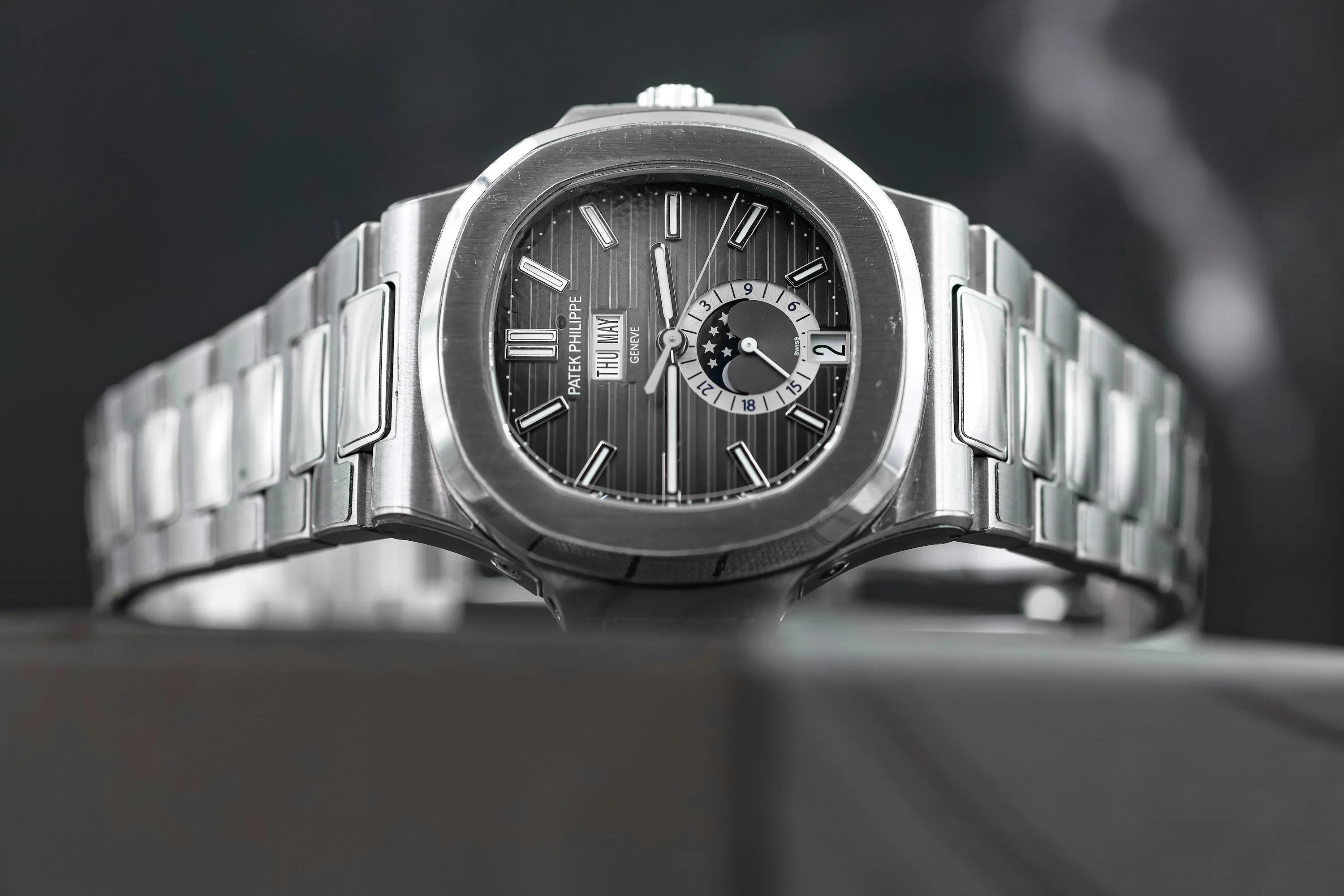 Patek Philippe Nautilus 5726/1A 40.5mm Stainless steel Grey 1