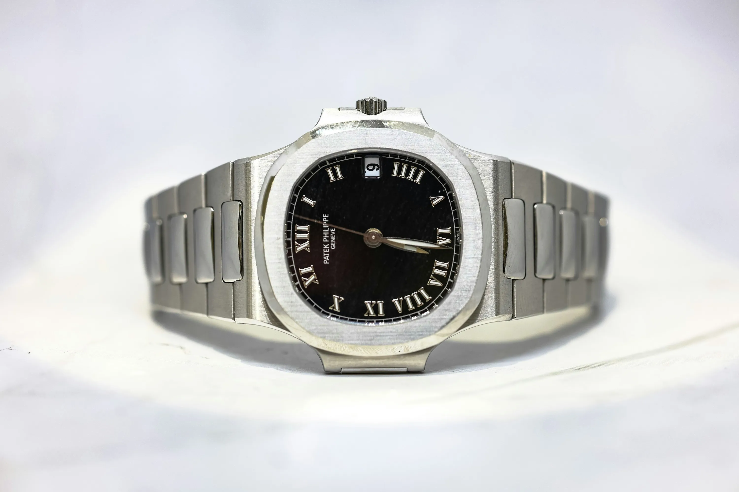 Patek Philippe Nautilus 3800/1A-XII 37.5mm Stainless steel Black 2