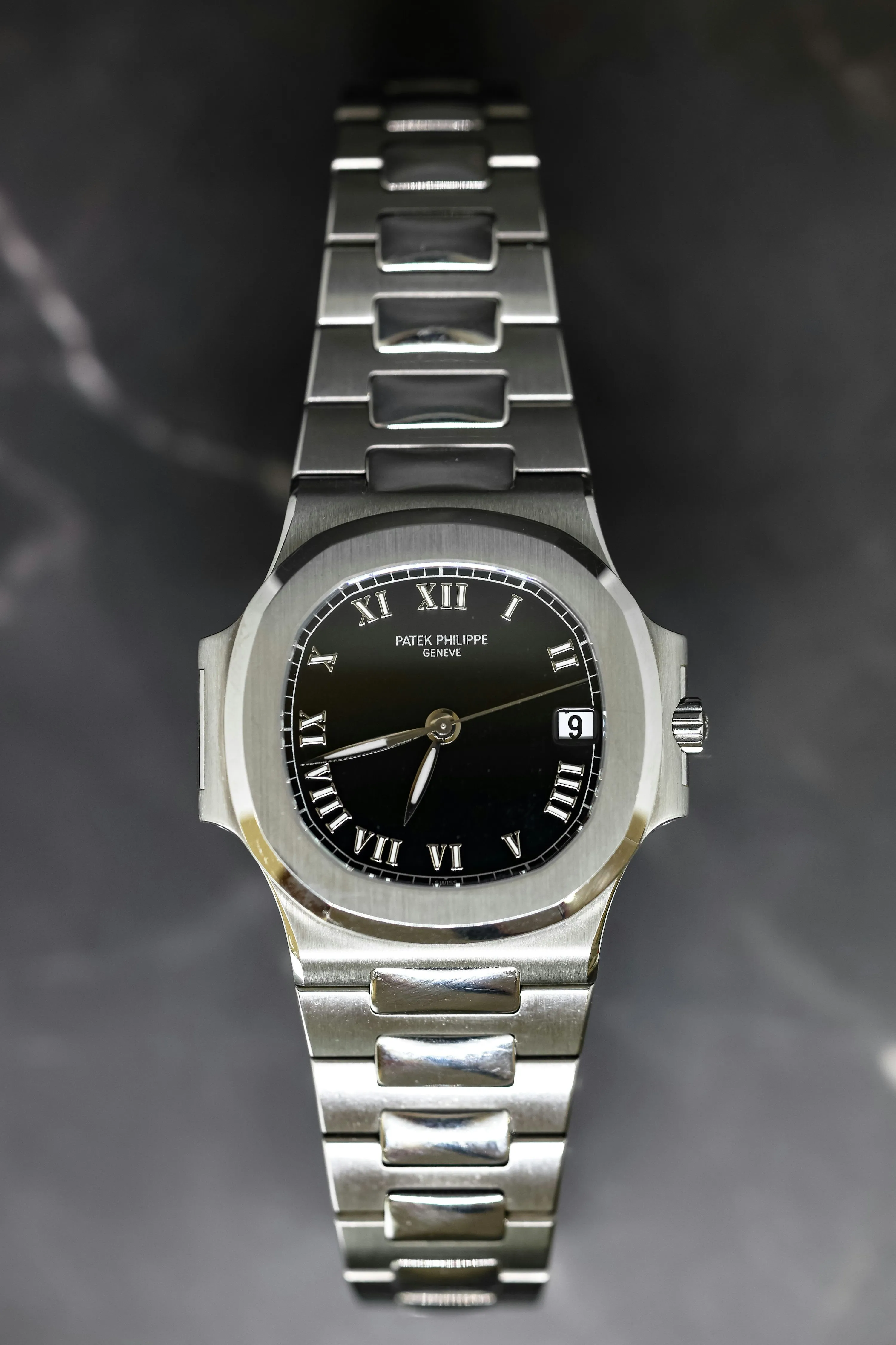 Patek Philippe Nautilus 3800/1A-XII 37.5mm Stainless steel Black 9