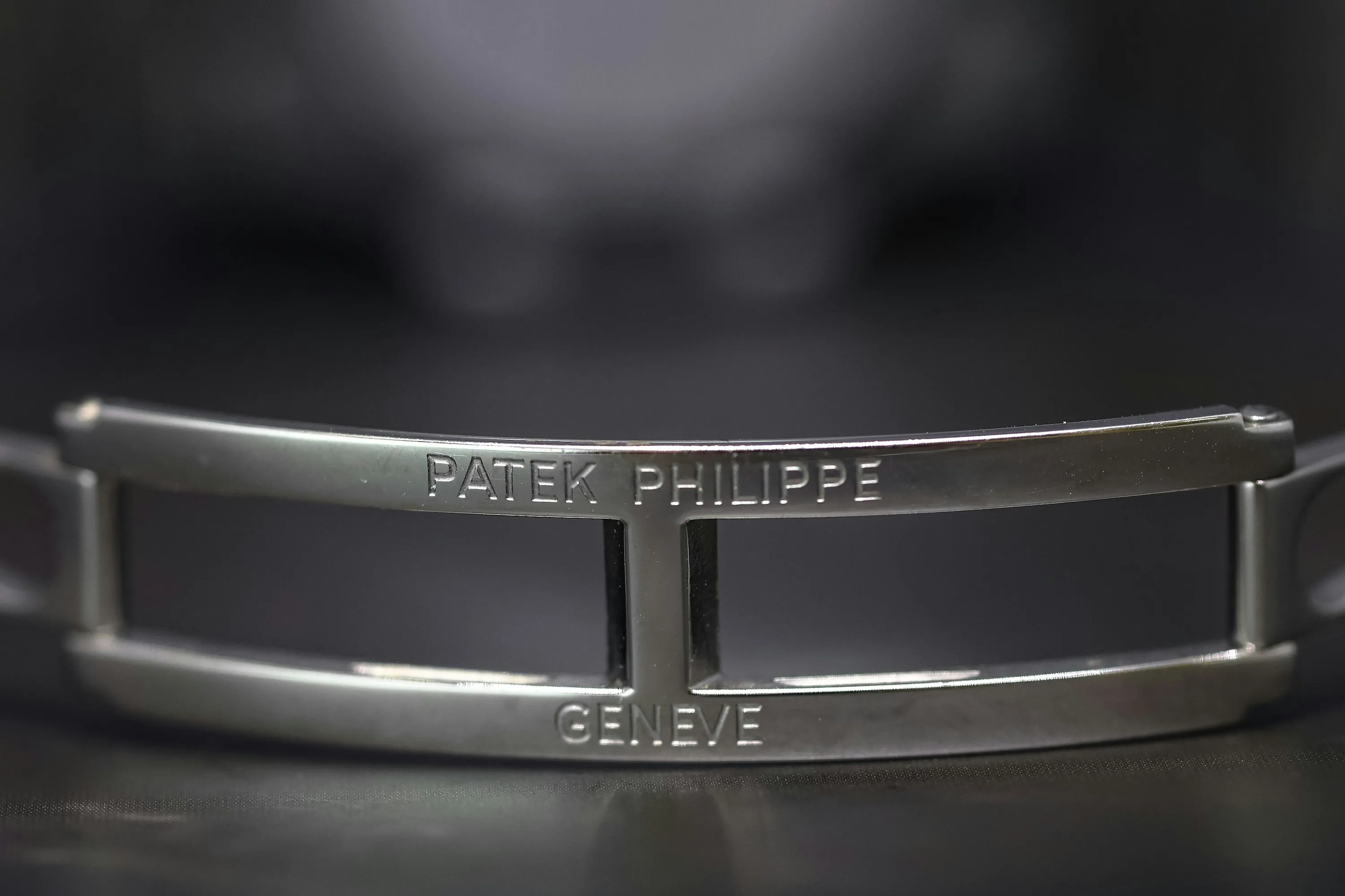 Patek Philippe Nautilus 3800/1A-XII 37.5mm Stainless steel Black 16