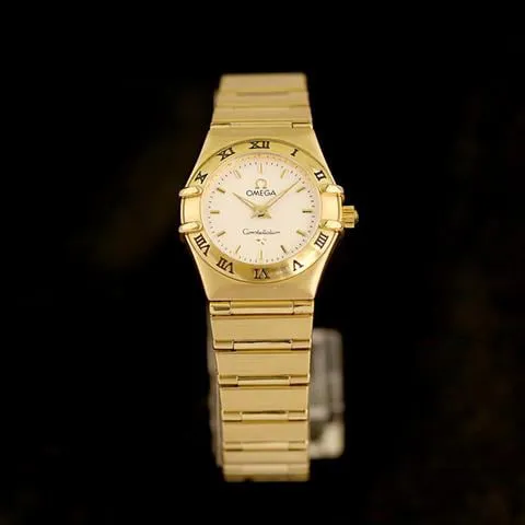 Omega Constellation 1161.71.00 23mm Yellow gold White