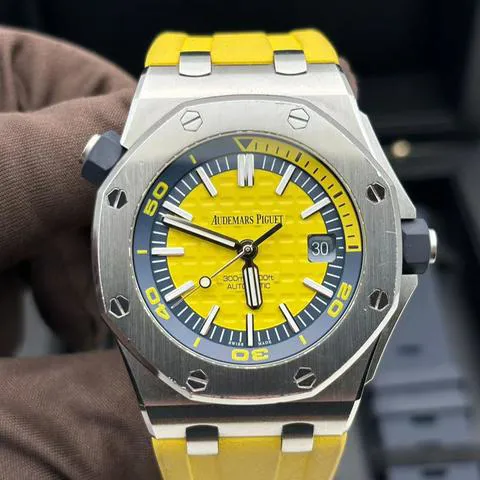 Audemars Piguet Royal Oak Offshore Diver 15710ST.OO.A051CA.01 42mm Stainless steel Yellow