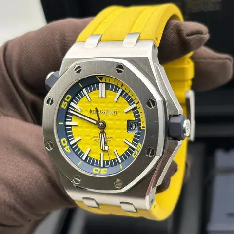 Audemars Piguet Royal Oak Offshore Diver 15710ST.OO.A051CA.01 42mm Stainless steel Yellow 2