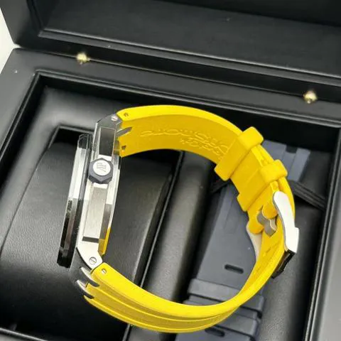 Audemars Piguet Royal Oak Offshore Diver 15710ST.OO.A051CA.01 42mm Stainless steel Yellow 3