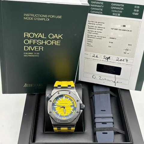 Audemars Piguet Royal Oak Offshore Diver 15710ST.OO.A051CA.01 42mm Stainless steel Yellow 6