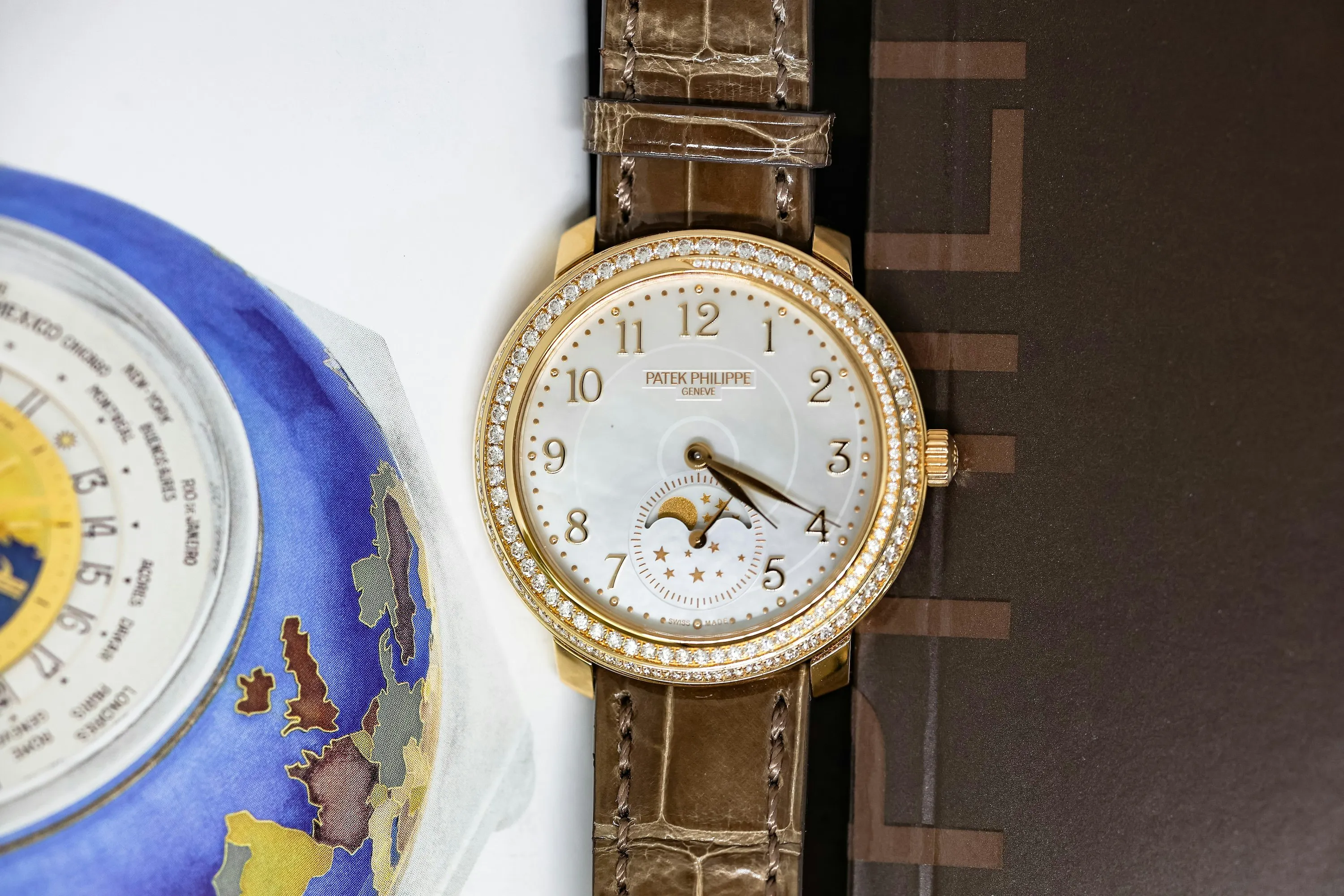 Patek Philippe Moonphase 4968R-001 33mm Rose gold Mother-of-pearl