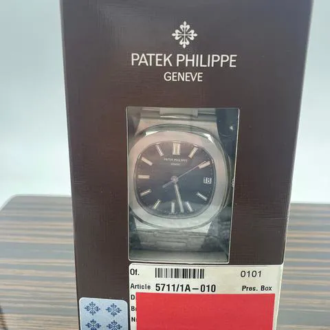 Patek Philippe Nautilus 5711/1A-010 40mm Stainless steel Blue