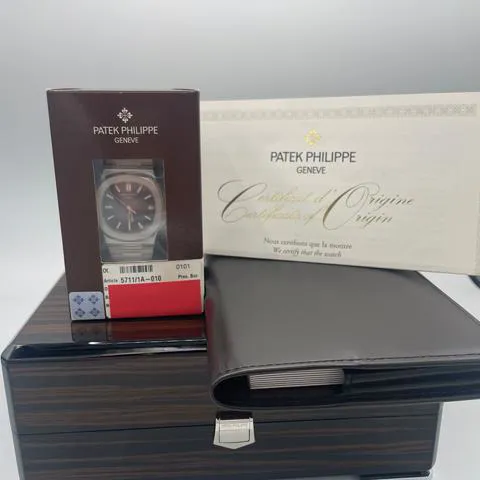 Patek Philippe Nautilus 5711/1A-010 40mm Stainless steel Blue 4