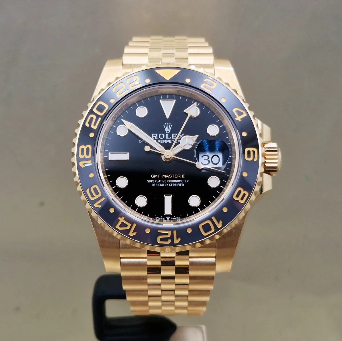 Rolex GMT-Master II 126718grnr 40mm ORO GIALLO NERO