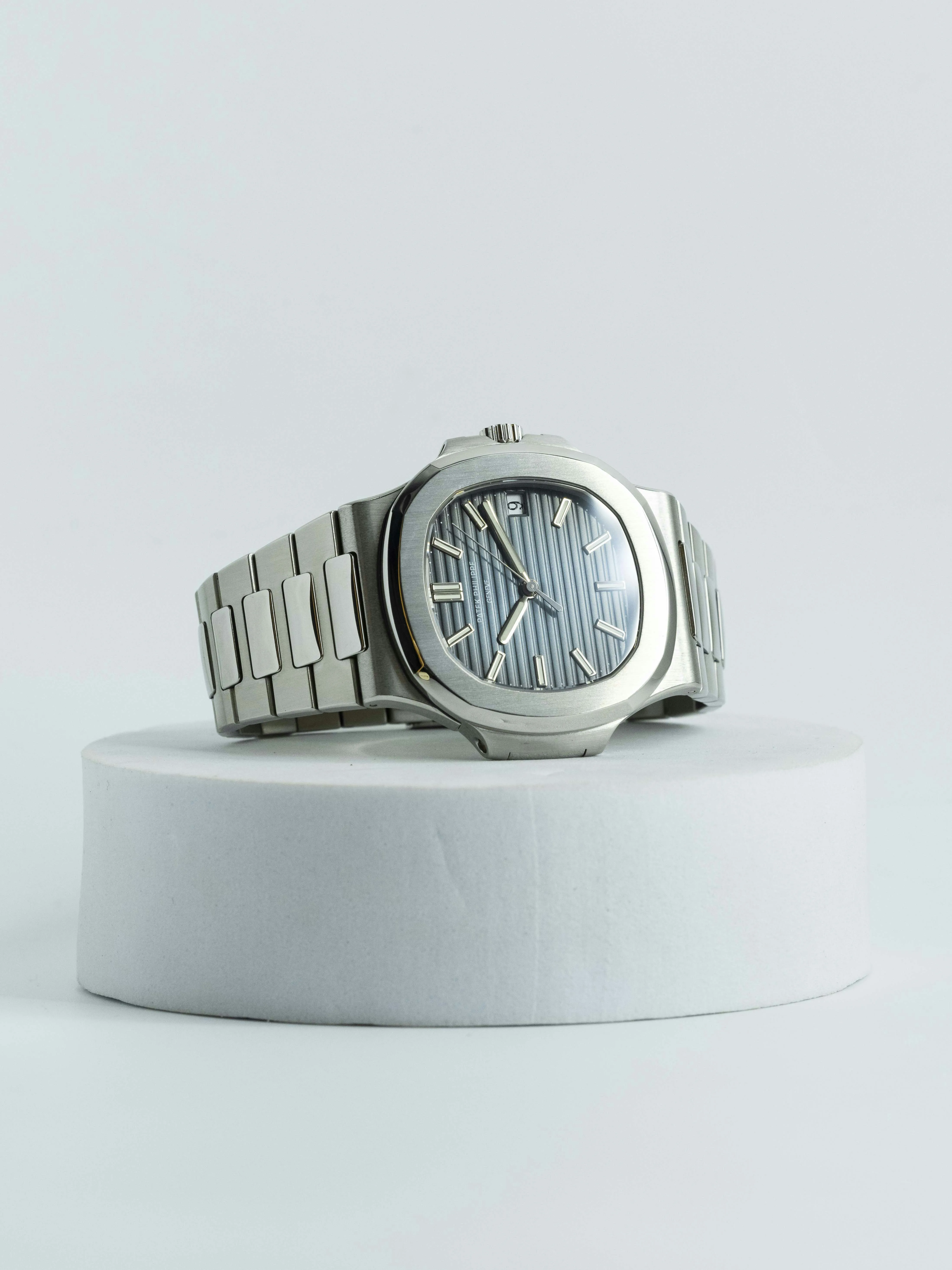 Patek Philippe Nautilus 5711/1A 40mm Stainless steel Blue 5