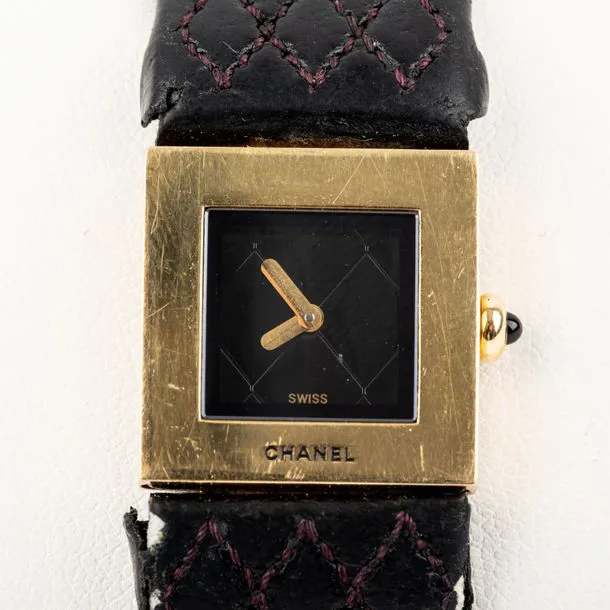 Chanel Mademoiselle 19mm Yellow gold Black 1