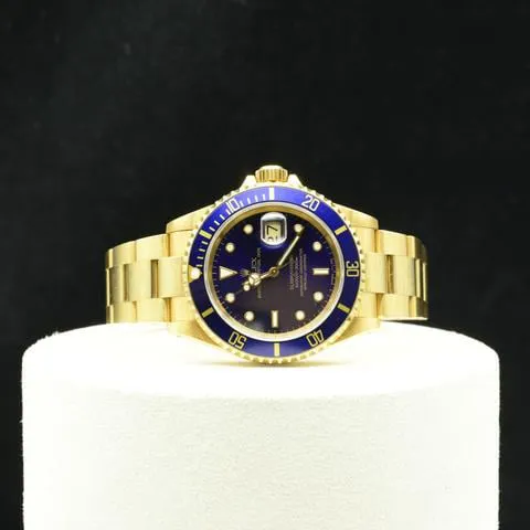 Rolex Submariner Date 16618 40mm Yellow gold Blue