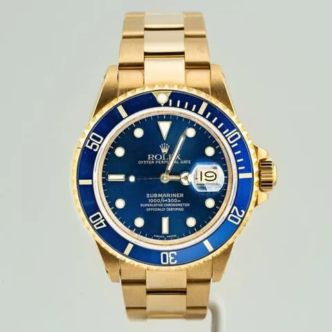 Rolex Submariner Date 16618 40mm Yellow gold Blue