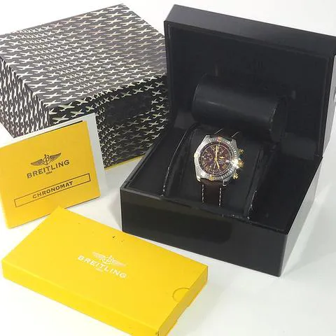 Breitling Chronomat B13356 43mm Yellow gold and Stainless steel Burgundy 9