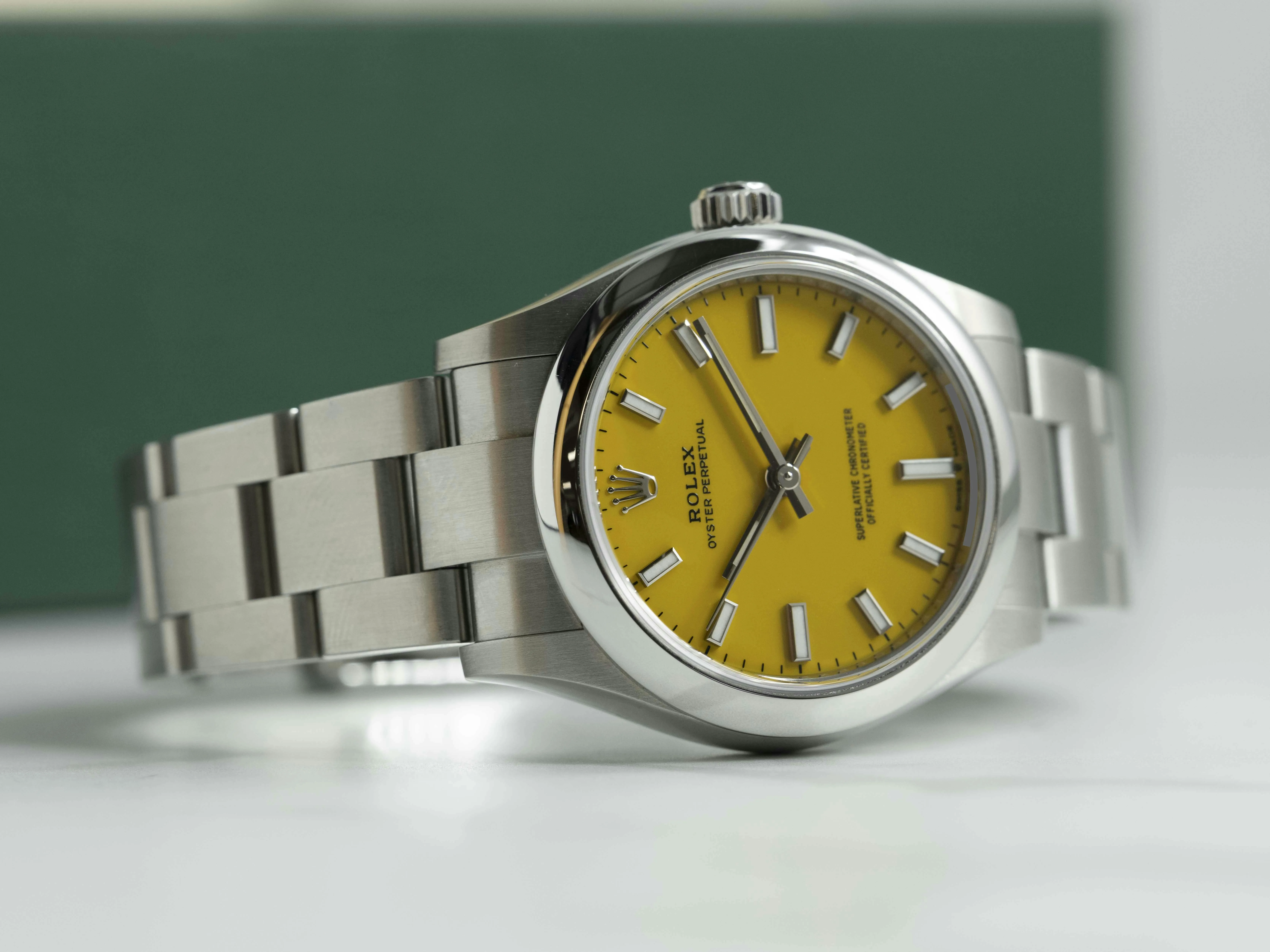 Rolex Oyster Perpetual 31 277200 31mm Stainless steel Yellow 2