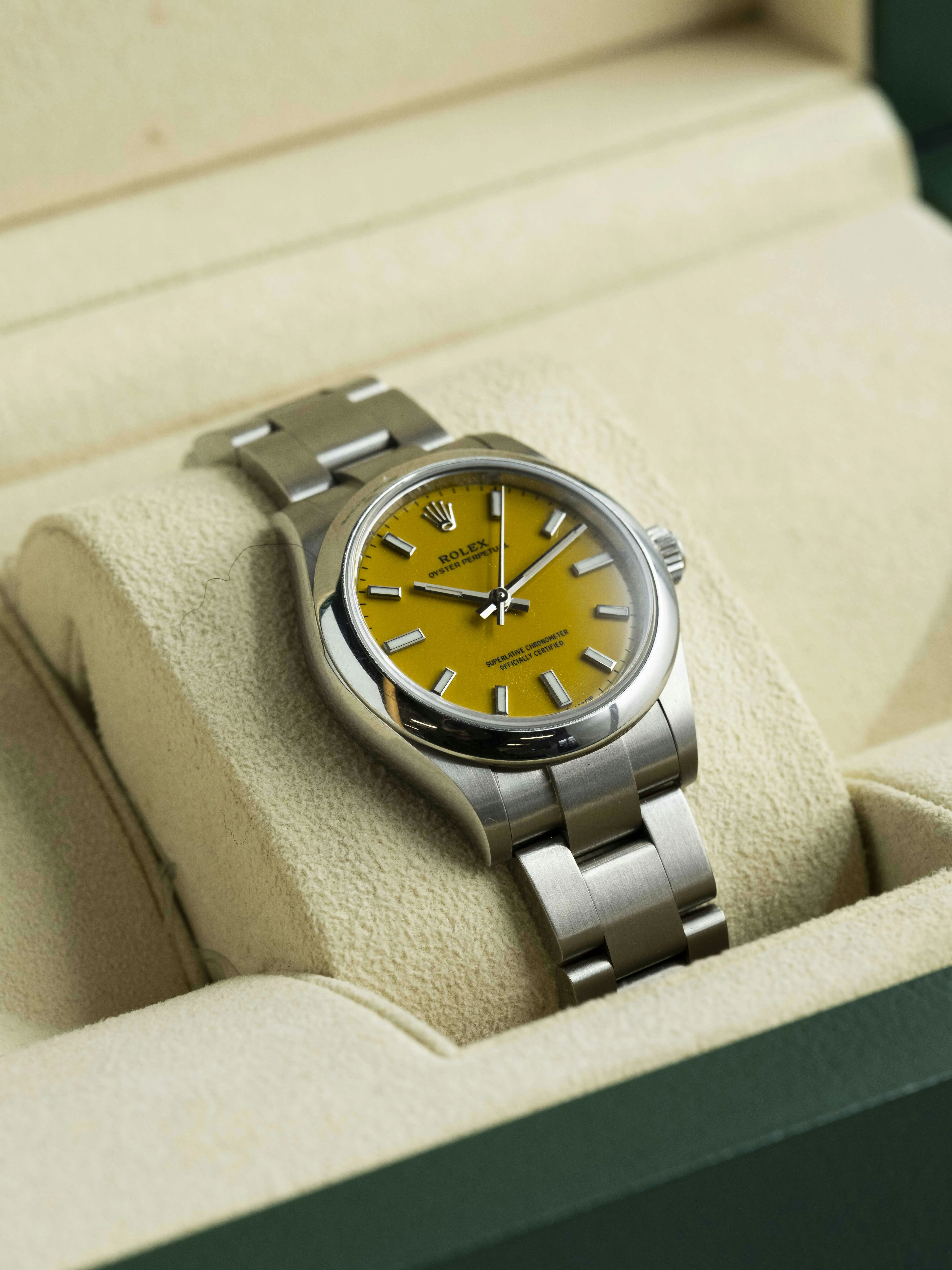 Rolex Oyster Perpetual 31 277200 31mm Stainless steel Yellow 17