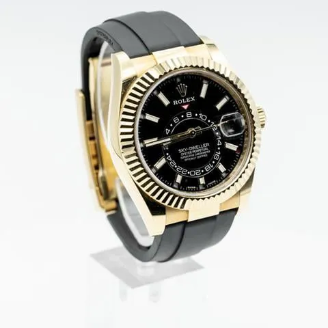 Rolex Sky-Dweller 326238 42mm Yellow gold Black