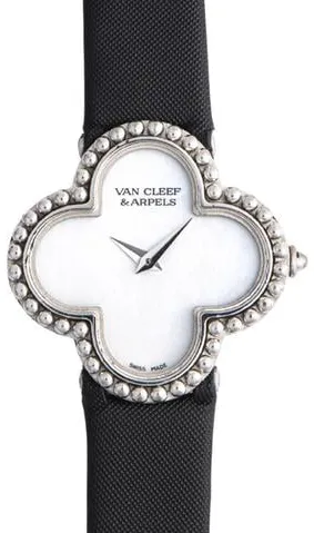 Van Cleef & Arpels Alhambra VCARD21600 26mm White gold White