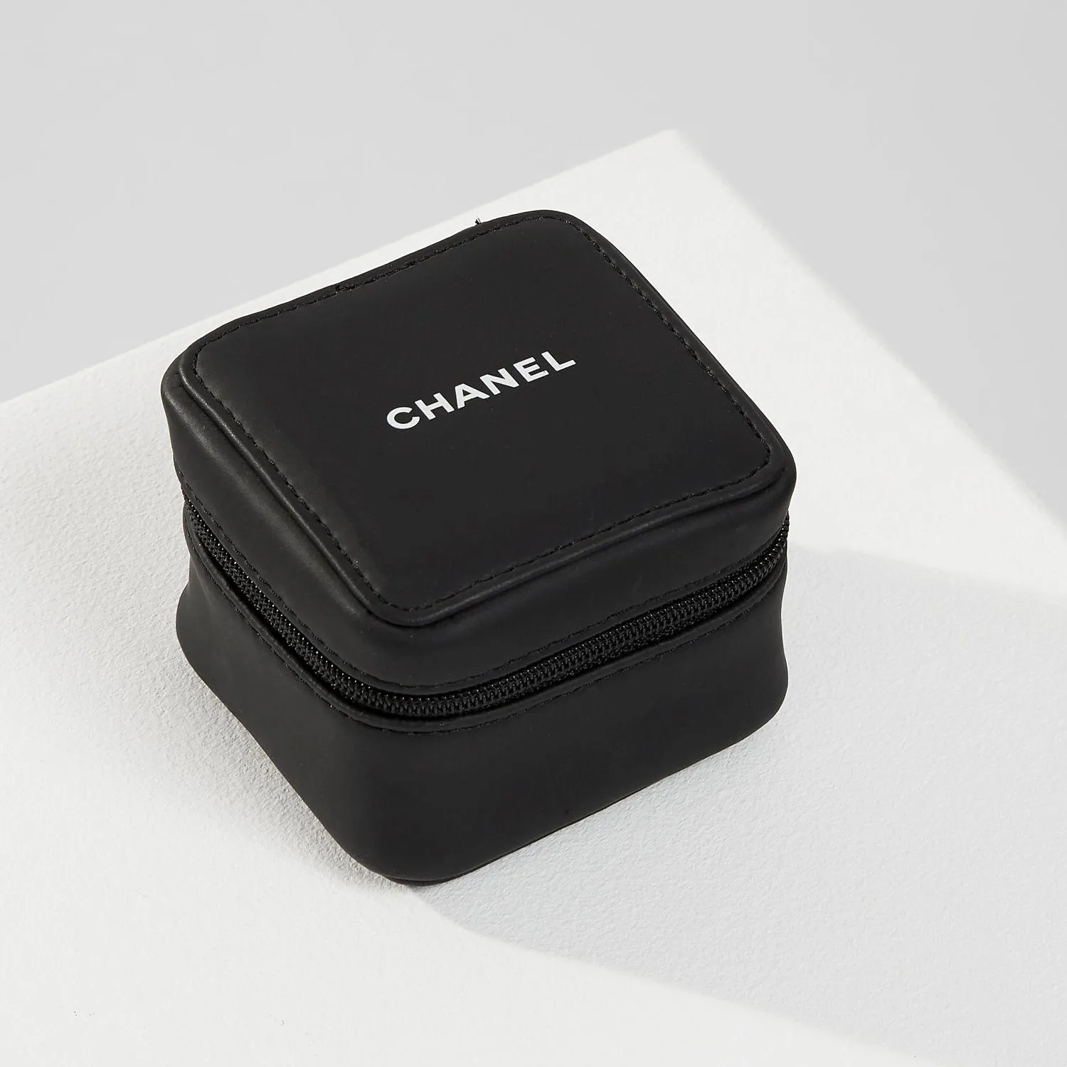 Chanel Matelassé 19mm Stainless steel Black